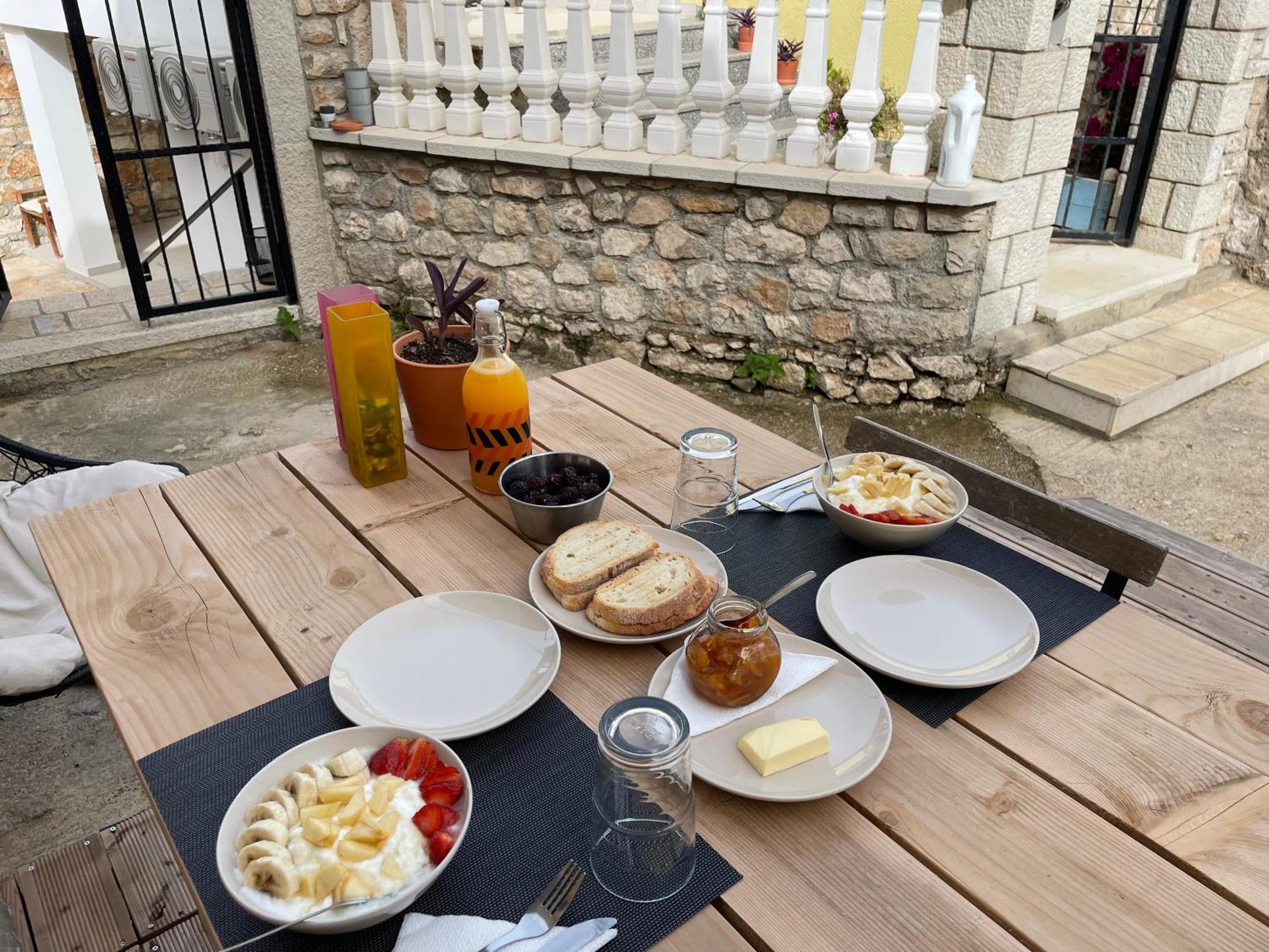 Guesthouse Near The Castle Of Himarë Extérieur photo