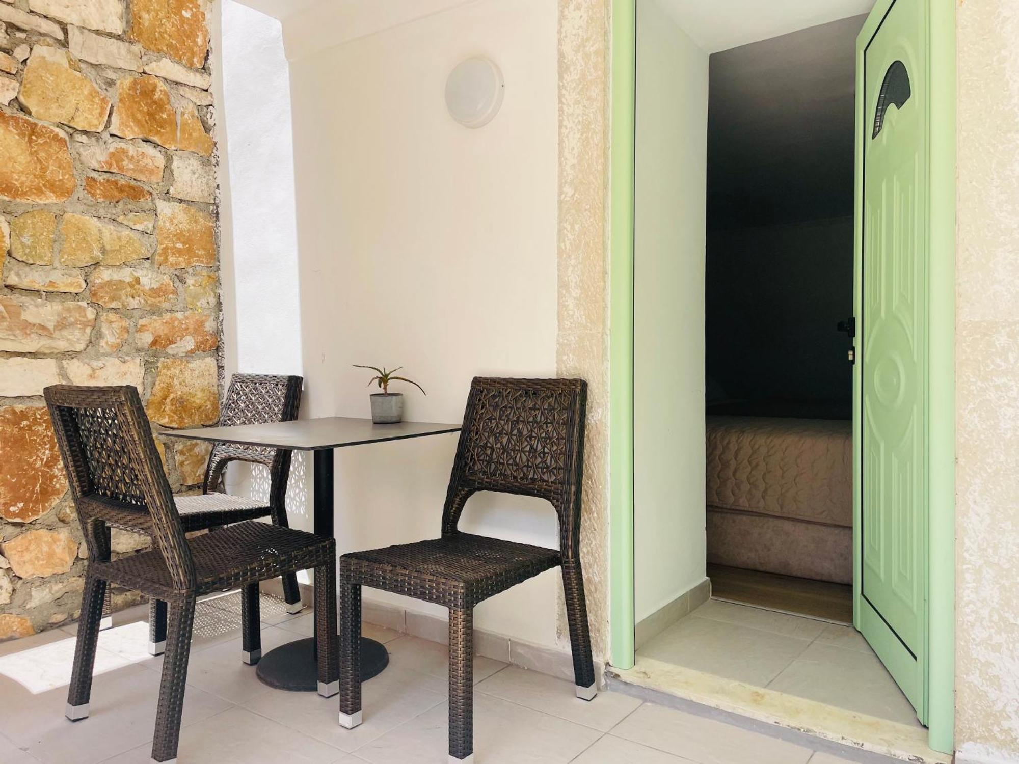 Guesthouse Near The Castle Of Himarë Extérieur photo